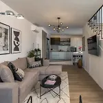 Elegant Casa Aria With 2 Gardens And Bbq Facilities